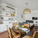 Le Marais - Place des Vosges City Studio
